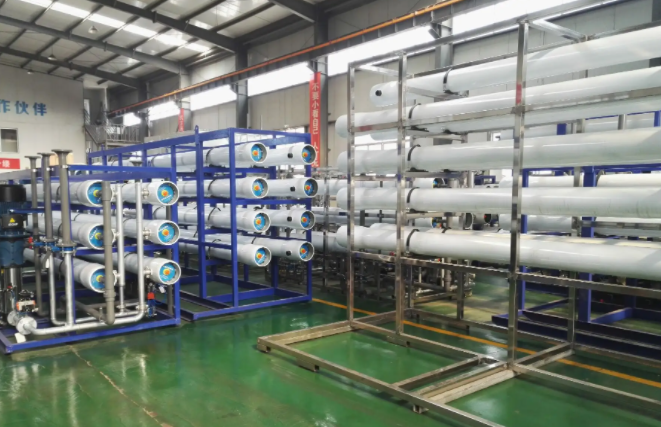 工業<a href=http://www.bjyanan.com.cn/fstcjssb/ target=_blank class=infotextkey>反滲透凈水設備</a>展示