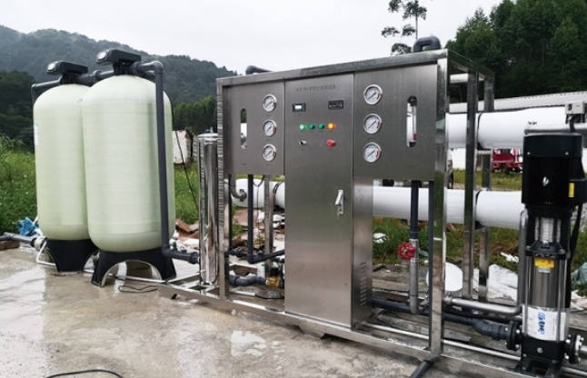 保定唐縣養(yǎng)殖場(chǎng)客戶(hù)的4噸水處理設(shè)備